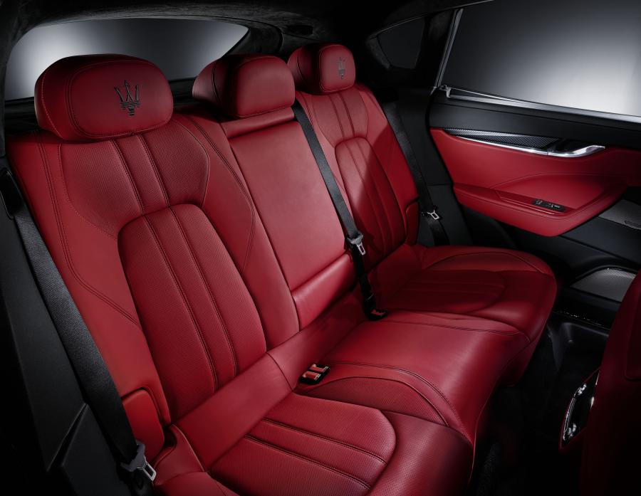 Интерьер Maserati Levante 2016 года  (WW) (фото 47 из 52)